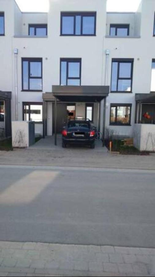 Privat Zimmer Richtung Messe Hanovra Exterior foto